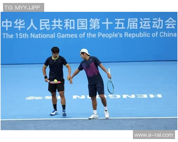 赛后分析:上海网球队与广州网球队在比赛中的灵活战术对比 赛后分析:上海网球队与广州网球队在比赛中的灵活战术对比