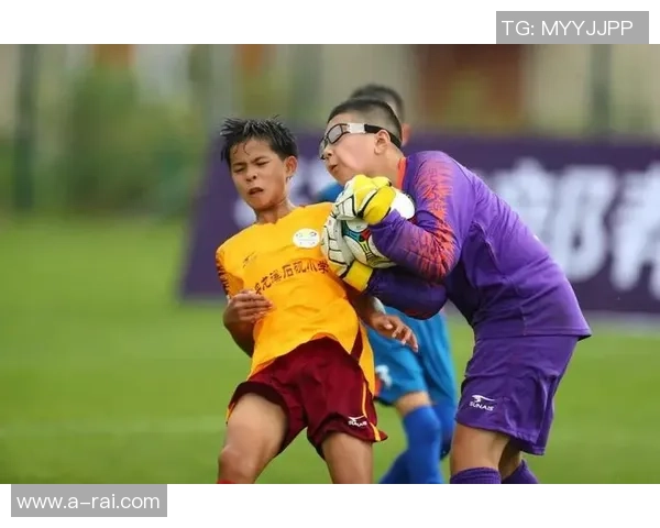 足球明星深入云南山区支教传递爱与希望助力青少年成长