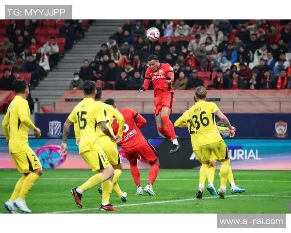 当前活跃的足球明星及其在赛场上的精彩表现分析